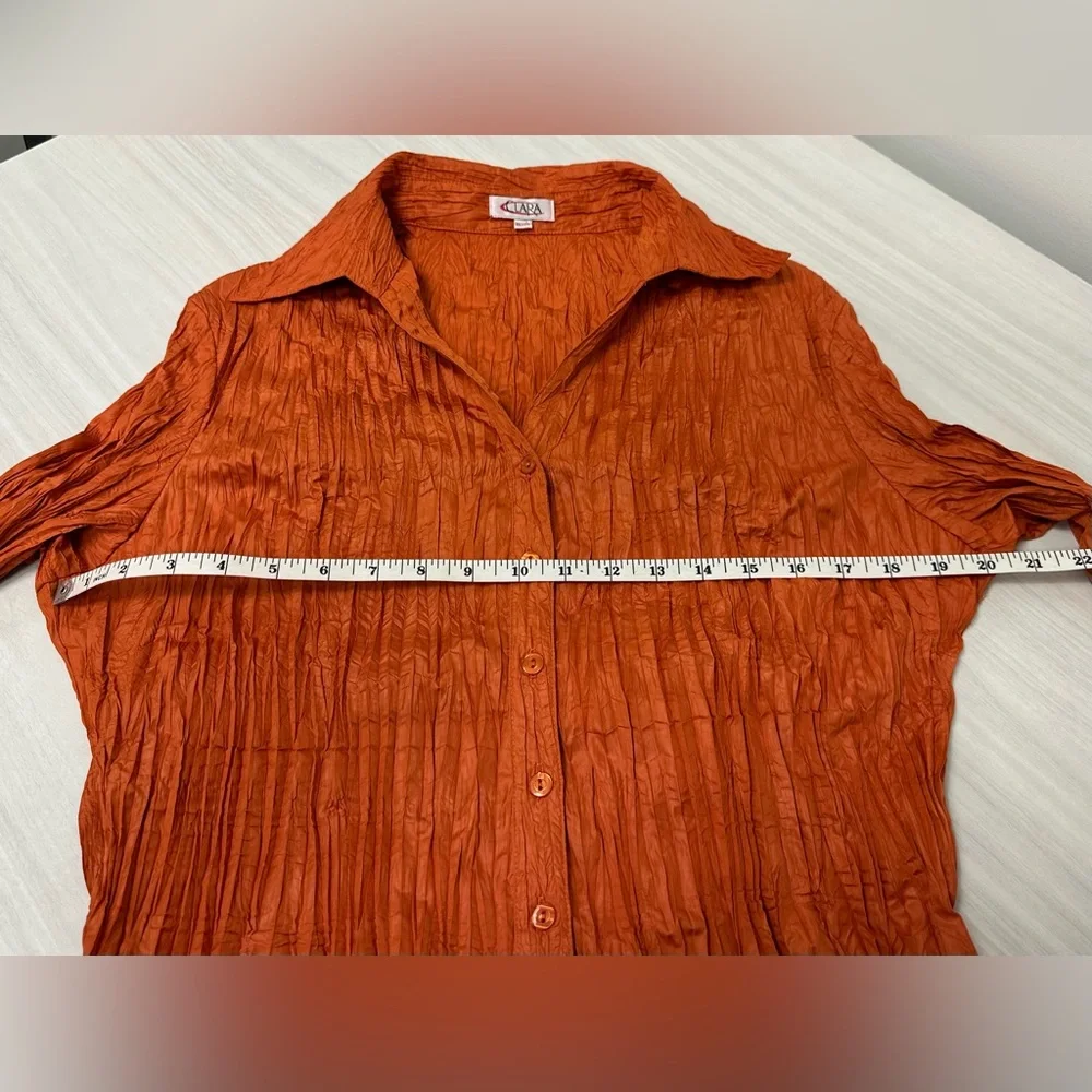 ‼️3 for $30 or purchase sep. - NWOT Clara Women's Crinkle Button-Down Shirt - Picture 7 of 15
